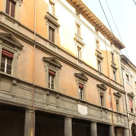 Maggiore Luxury Retreat Apartment