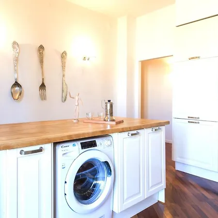 Maggiore Luxury Retreat Apartment